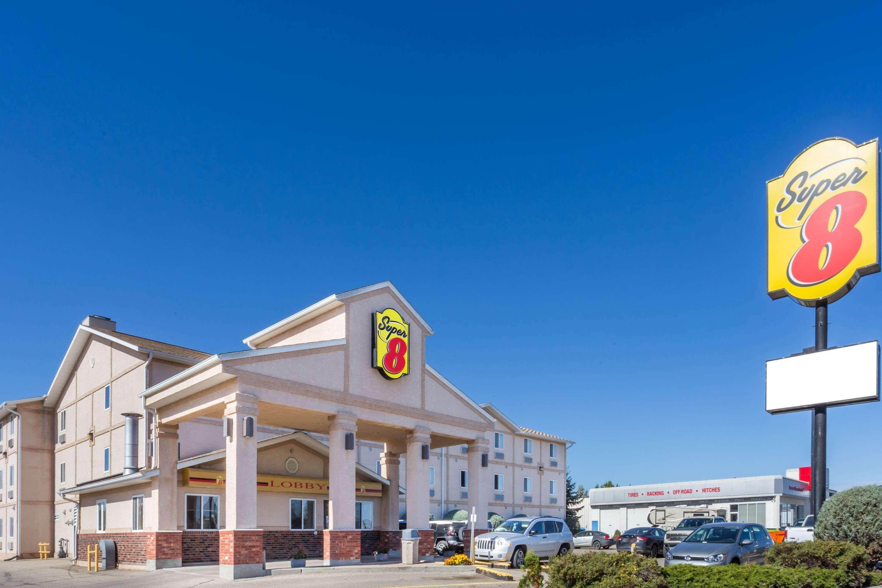 Hotel Super 8 By Wyndham Moose Jaw Sk Exteriér fotografie